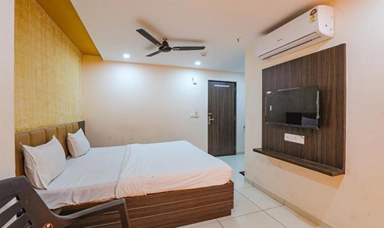 Fabhotel The Heaven Ahmedabad Exterior photo